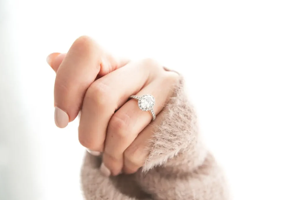 5 Signs You’ve Found the Right Engagement Ring 2