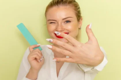 5 Easy Tips to Keep Your Nails Healthy While Using a Buffer
