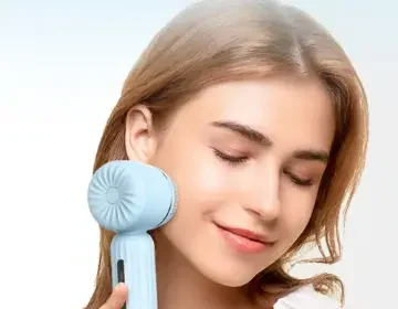 How to Choose a Facial Cleansing Brush That Fits Your Skin