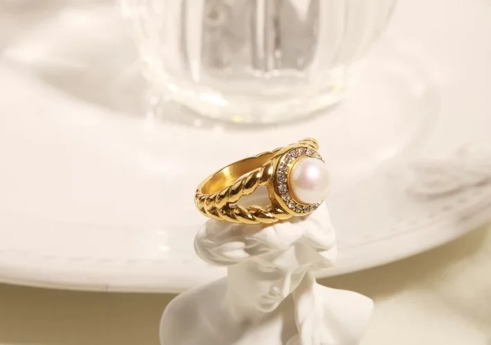 Why vintage rings are becoming the modern luxury statement